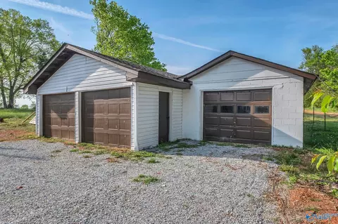 Exterior - 7739 Allison Cir, Athens, AL 35611 photo 7 of 8