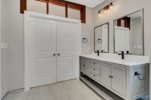 Bath - 7739 Allison Cir, Athens, AL 35611 photo 2 of 3