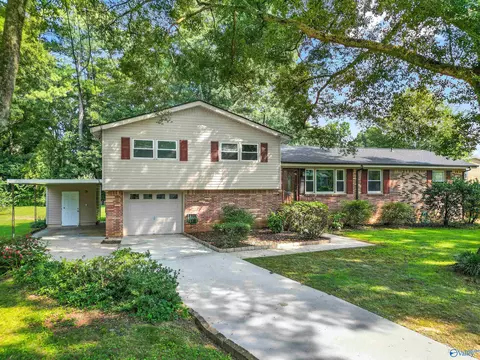 6502 Forrest Park Cir, Huntsville, AL 35806