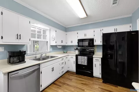 Kitchen - 128 Terry Ln, Trinity, AL 35673 photo 2 of 2