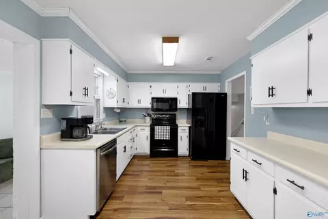 Kitchen - 128 Terry Ln, Trinity, AL 35673 photo 1 of 2