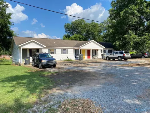 6 Th Ave E, Falkville, AL 35622