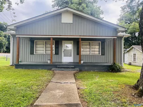 114 N Kyle St, Scottsboro, AL 35768