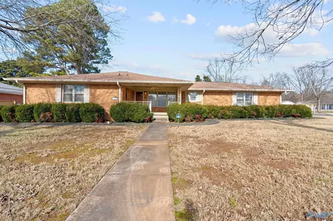 4300 Clayrest Dr, Huntsville, AL 35816