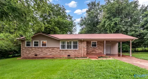 3121 Greenhill Dr, Huntsville, AL 35810