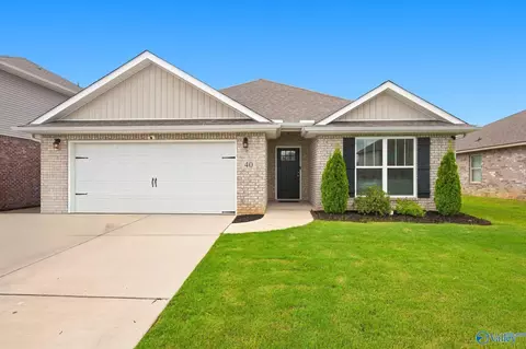 40 Sage Oak Dr, Decatur, AL 35603