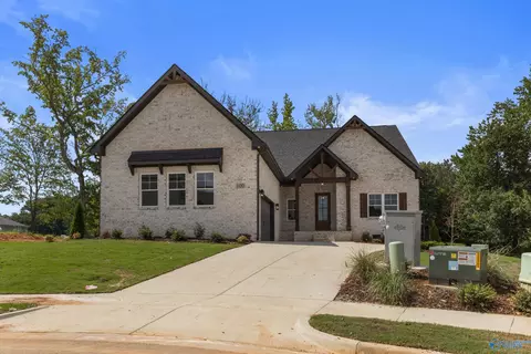 100 Pine Edge Way, New Market, AL 35761