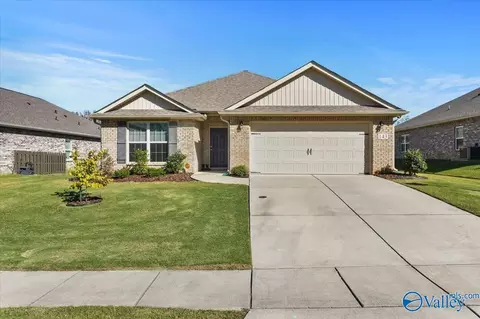143 River Pointe Dr, New Market, AL 35761