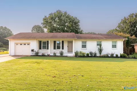 9015 SW Whittier Rd, Huntsville, AL 35802