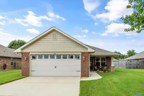 5036 Montauk Trl, Owens Cross Roads, AL 35763