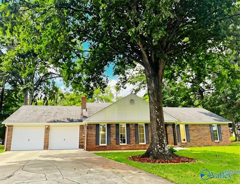 1600 Kenwood Ct, Decatur, AL 35601