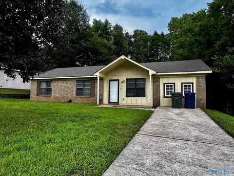 3137 NW Gayhart Dr, Huntsville, AL 35810
