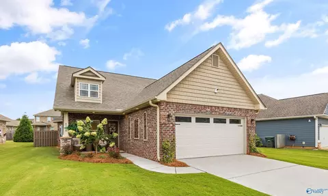 8308 Stillwater Cir, Huntsville, AL 35806