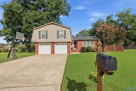 2204 Shannonhouse Rd, Huntsville, AL 35803