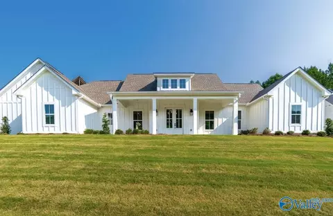 725 Corleone Cir, Guntersville, AL 35976
