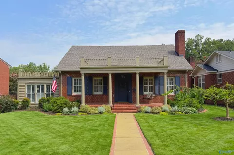 1018 Sherman St SE, Decatur, AL 35601
