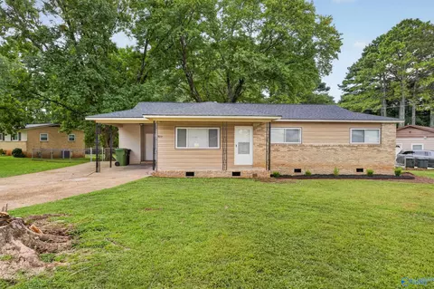 3021 Shadow Lawn Dr, Huntsville, AL 35810