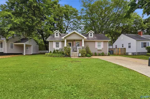 1917 Vanderbilt Cir, Huntsville, AL 35801