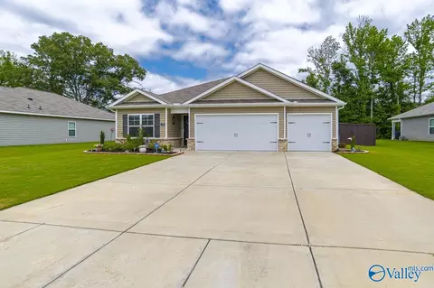 120 Syd Rd, Owens Cross Roads, AL 35763
