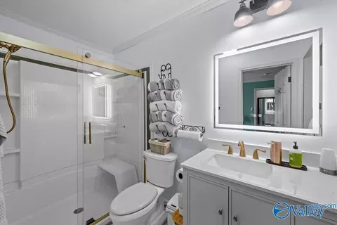 Bath - 606 Red Eagle Rd, Ohatchee, AL 36271 photo 3 of 4