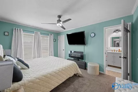 Bedroom - 606 Red Eagle Rd, Ohatchee, AL 36271 photo 2 of 4