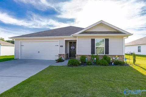 121 Syd Rd, Owens Cross Roads, AL 35763
