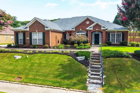 2207 Rosebrooke Dr, Huntsville, AL 35803
