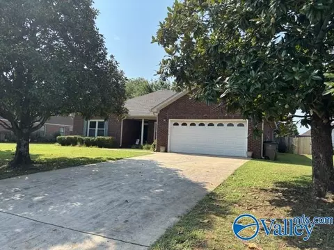 2705 Compton Dr, Decatur, AL 35603