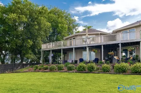 512 Market St #1, Decatur, AL 35601
