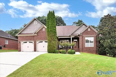 803 Anna Cir, Hartselle, AL 35640