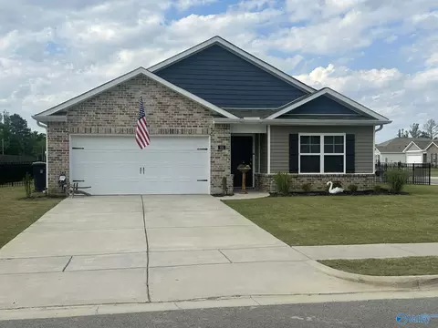 105 Syd Rd, Owens Cross Roads, AL 35763