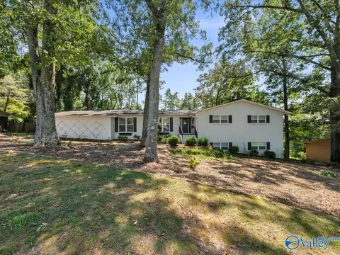 1918 Virginia Ave, Scottsboro, AL 35769