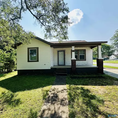 225 NW 8th Ave, Decatur, AL 35601