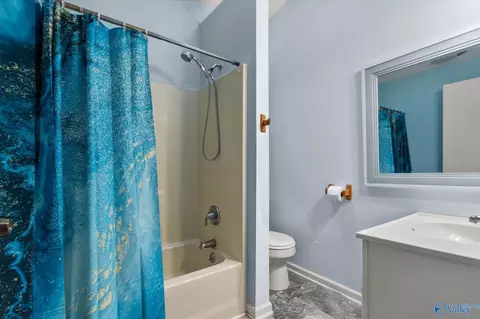 Bath - 15080 Wright Rd, Athens, AL 35611 photo 2 of 3