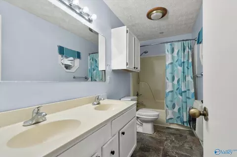 Bath - 15080 Wright Rd, Athens, AL 35611 photo 3 of 3