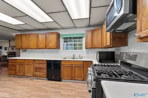 Kitchen - 15080 Wright Rd, Athens, AL 35611 photo 1 of 1