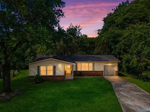 2804 Coosa Cir, Huntsville, AL 35810