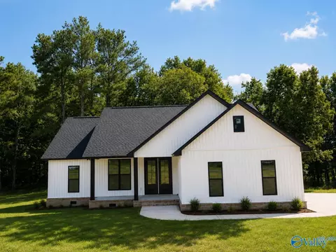 8767 Cox Gap Rd, Boaz, AL 35956