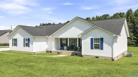 61 Three Grands Ests, Rainsville, AL 35986