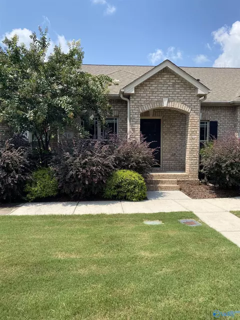 36 Cypress Point Dr, Huntsville, AL 35824