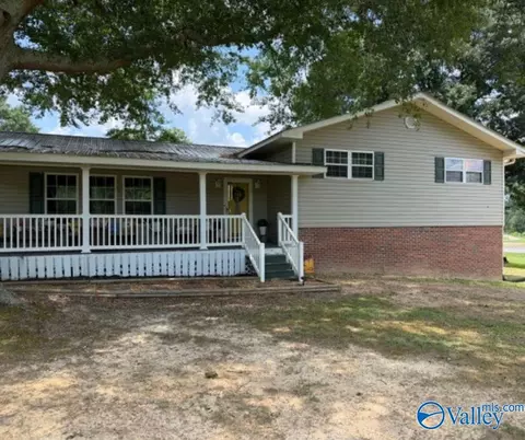305 Alexander Dr, Boaz, AL 35956