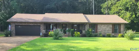 18469 Sulphur Creek Dr, Elkmont, AL 35620