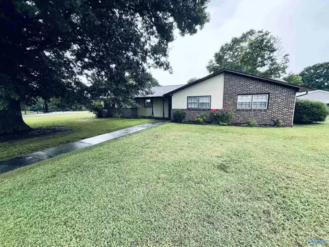400 Alicia St, Albertville, AL 35950