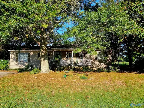 4554 Georgia Mountain Rd, Guntersville, AL 35976