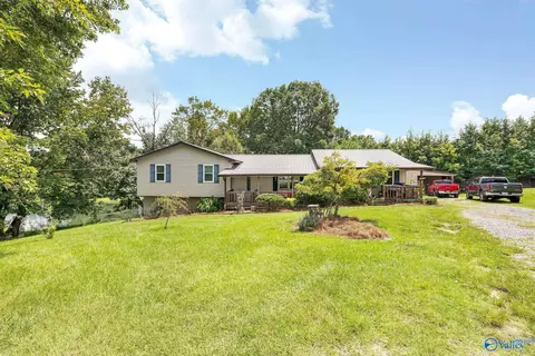 6826 Bluff Rd, Boaz, AL 35956