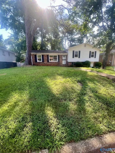 2610 Rockwell Rd, Huntsville, AL 35810