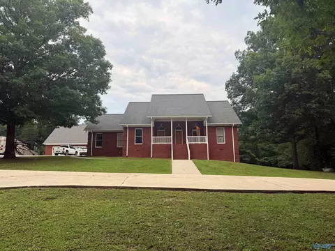 51 Oak Pl, Union Grove, AL 35175