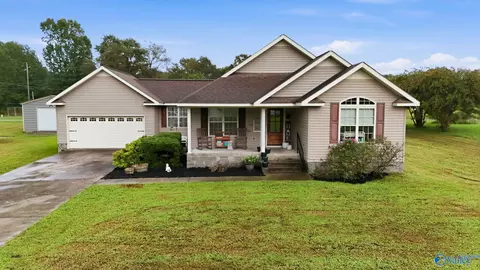 62 Willow Wood Ln, Boaz, AL 35956
