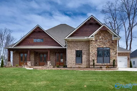 19 Bluff Crk, Huntsville, AL 35803