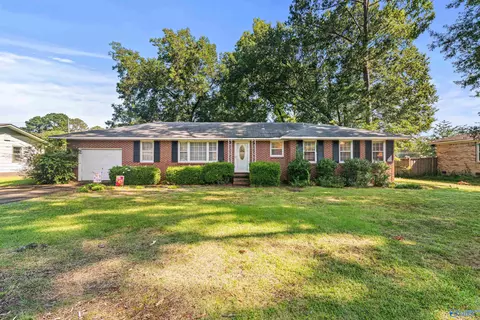 2018 Park St, Decatur, AL 35601